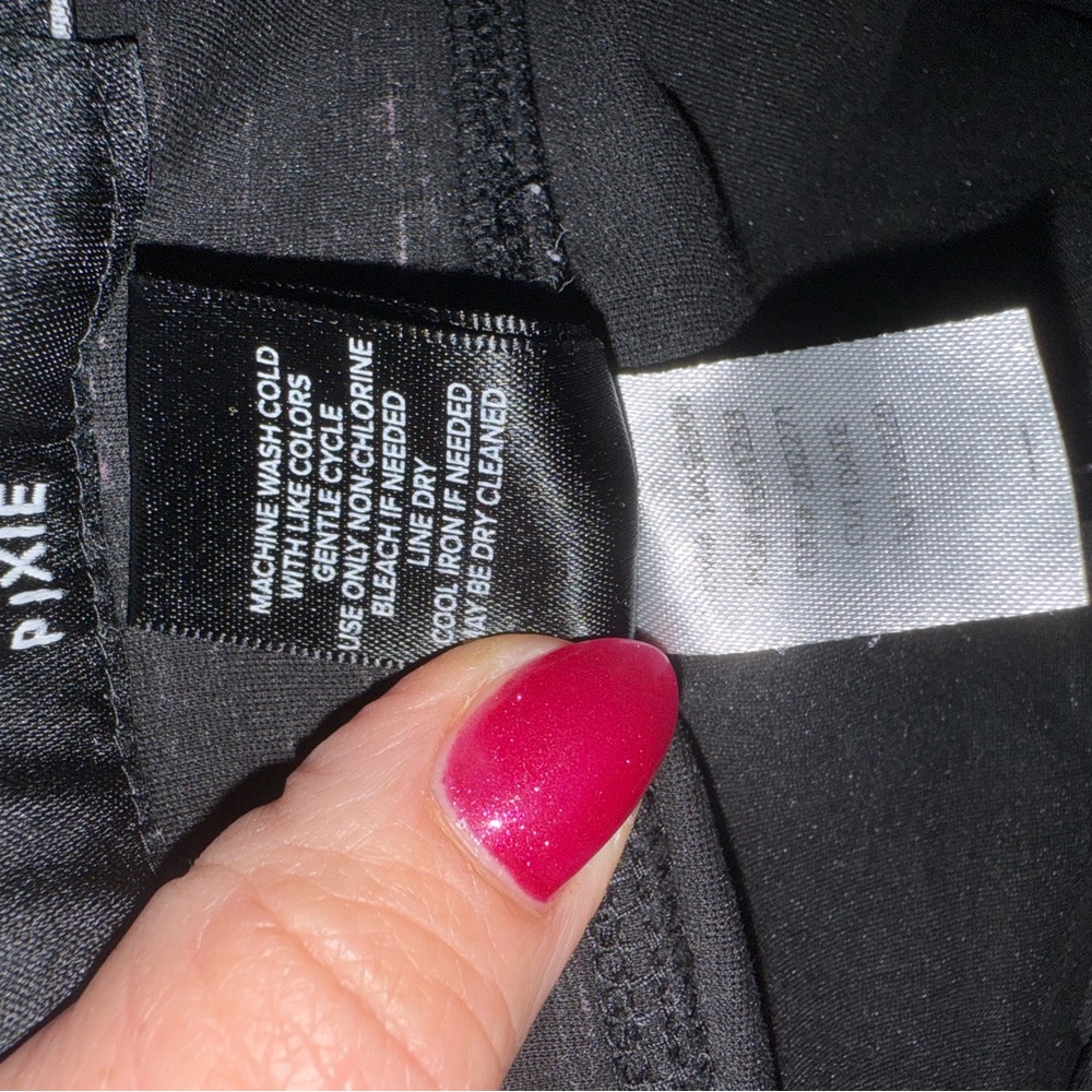 Torrid Black Pixie Leggings - image 4